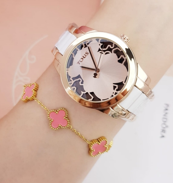 Imagen de RELOJ TOUS DAMA DORADO CON DISEÑO